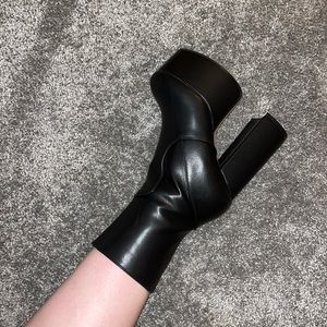 Adore you black xxx-treme platform ankle boots!💋